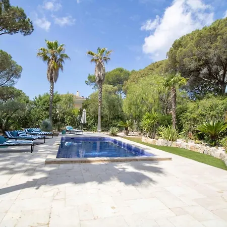 Spacious House With Pool In Saint-raphael 別荘