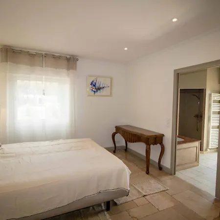 Holiday home Spacious House With Pool In Saint-raphael *