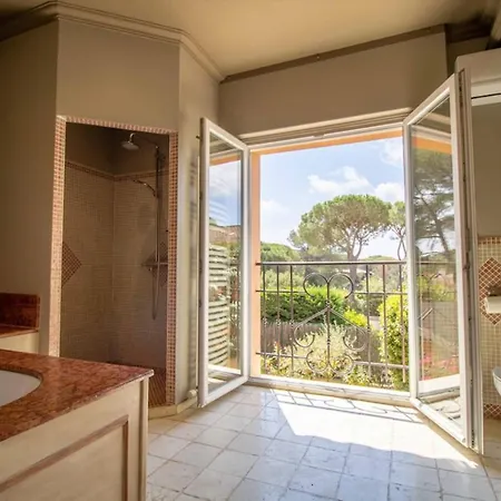 Spacious House With Pool In Saint-raphael Holiday home